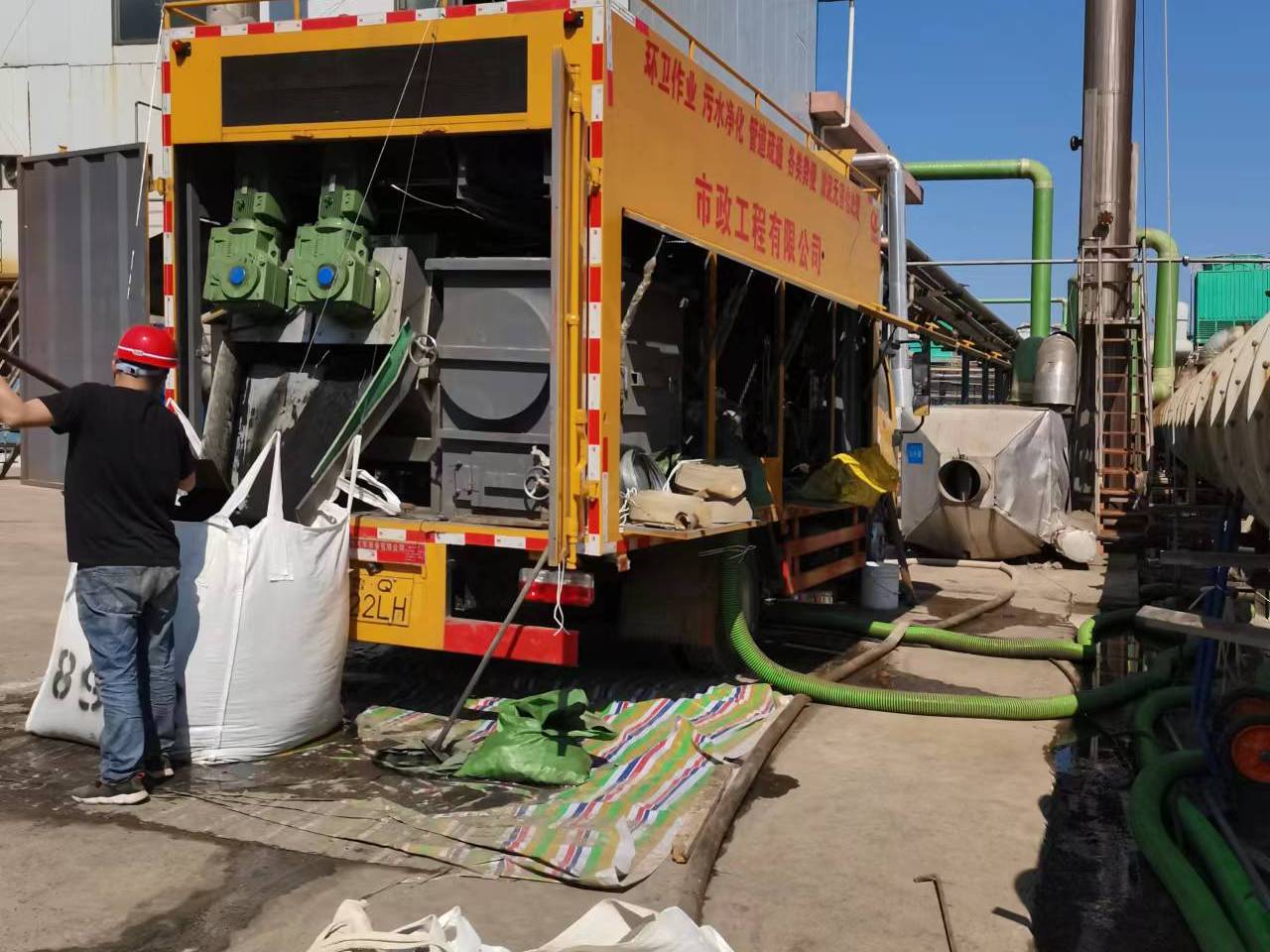 易县淤泥压干处理